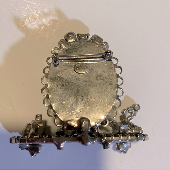 Vintage Bauer brooch “Bejeweled Vanity Table” GUC 2” high by 2 1/4” wide - Picture 4 of 5